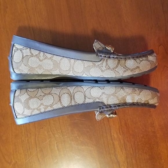 COACH "Olive" Signature Print Loafers 8M - Picture 2 of 6